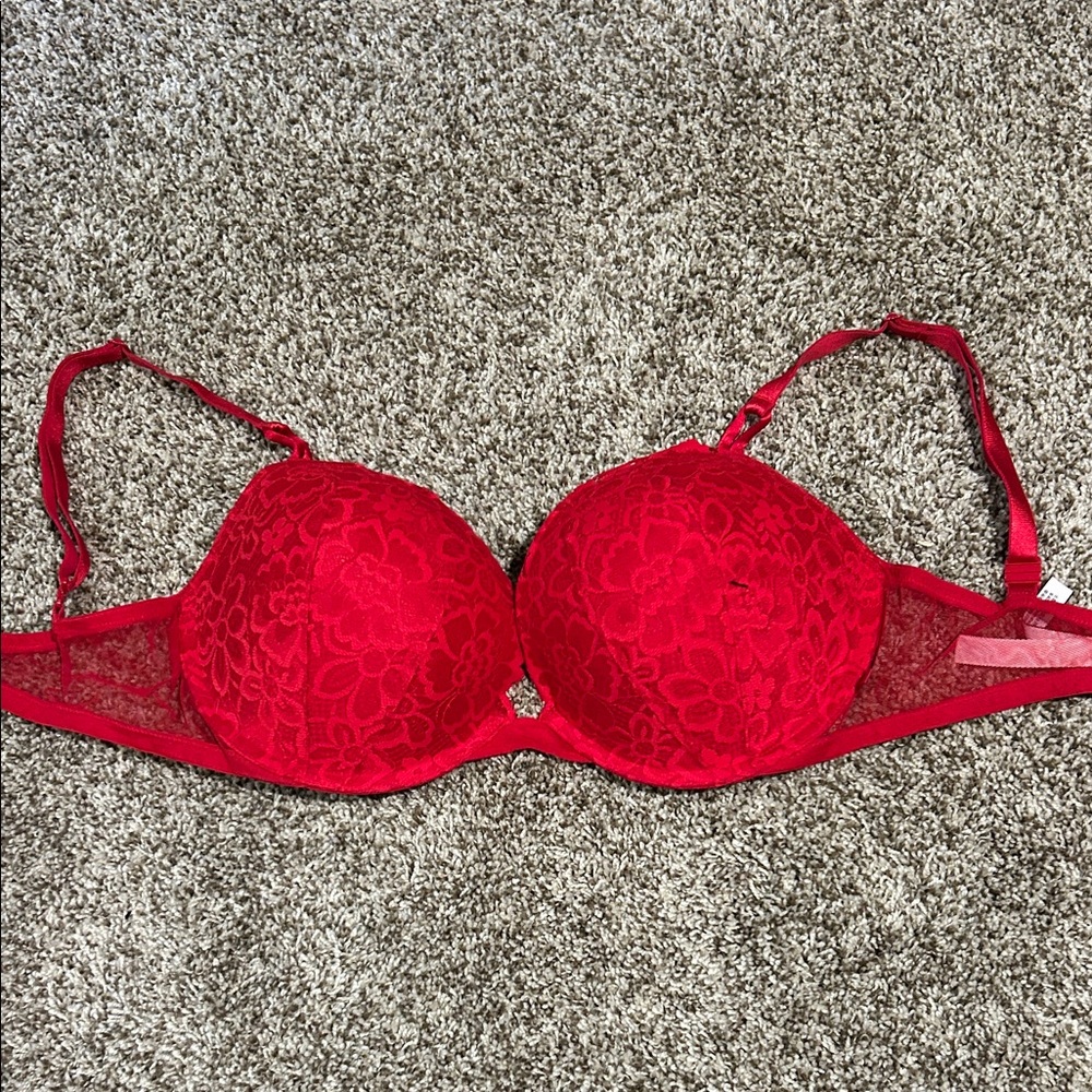 Victoria's Secret Vibrant Red Lace Bra size 34DDD. RW